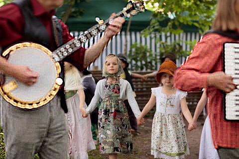 harmonika banjo violin sømandssange gårdsange spillemandsmusik  baggrundsmusik sølv- guldbryllup kulturarv høstfest julemusik